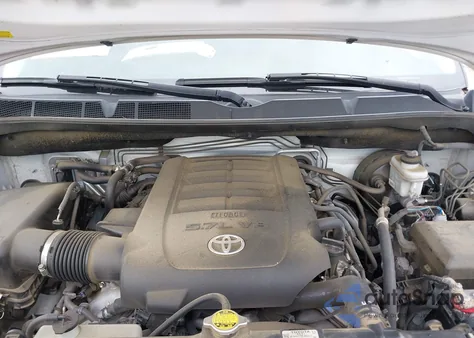 2012 Toyota Sequoia Platinum 5.7L V8 из США, поврежденный, VIN 5TDDW5G13CS059847